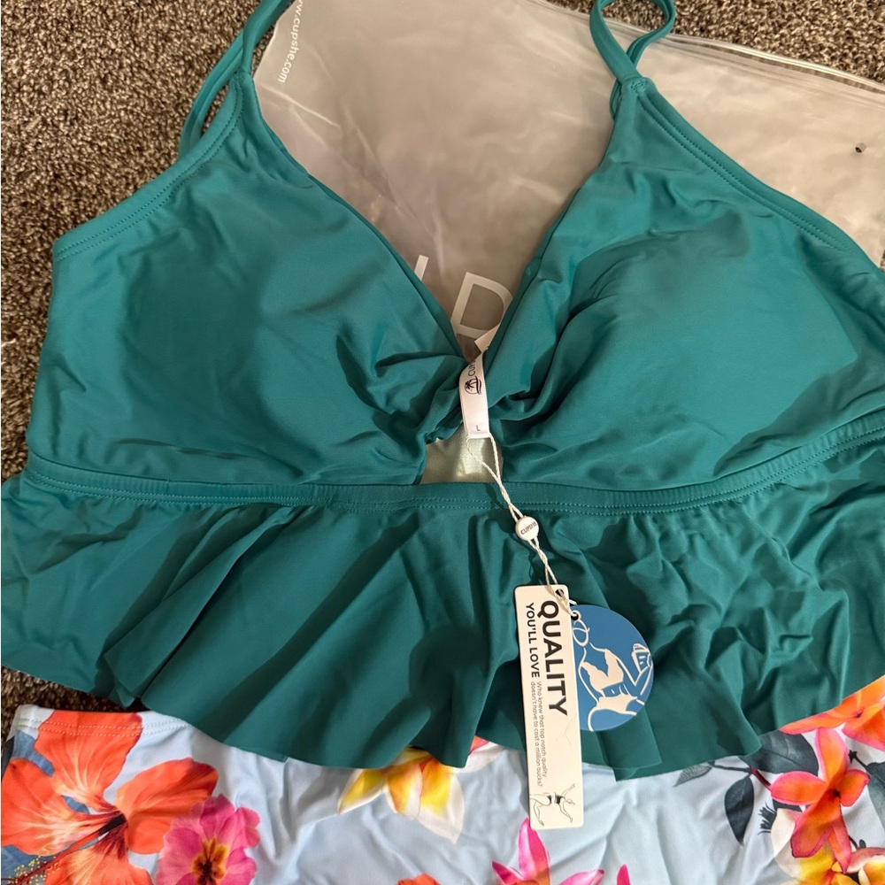 Cupshe Teal Ruffle Tankini Top with Light Blue Tropical Floral Bottoms - Picture 2 of 4